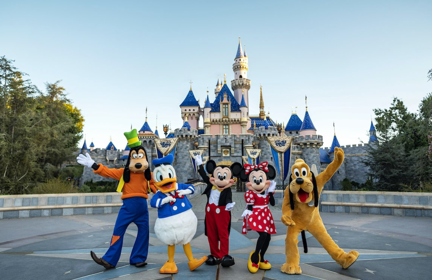 Bir Masalın İçinde: Disneyland Gezisi
