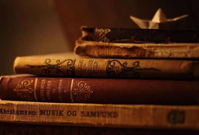 Eski Kitaplar Neden Güzel Kokar ve Bu Kitaplar Bizi Hasta Edebilir mi?