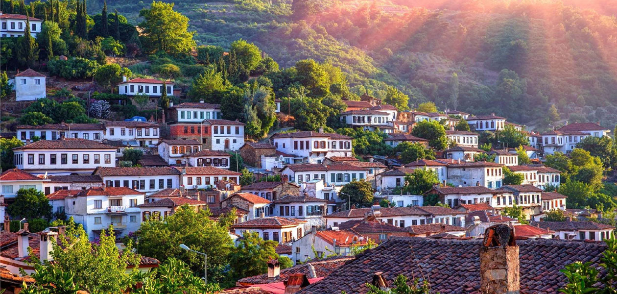 sirince-koyu-tarihi-mimarisi-ve-en-onemli-ozellikleri