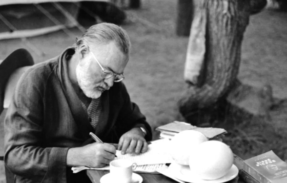 ernest-hemingway-sade-gercekligin-ustasi